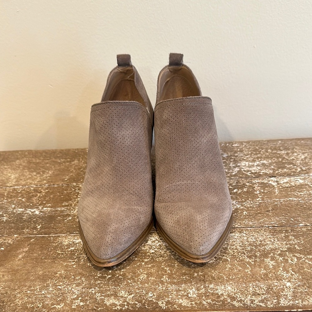 Marc Fisher size 7M  Taupe Suede Ankle Booties